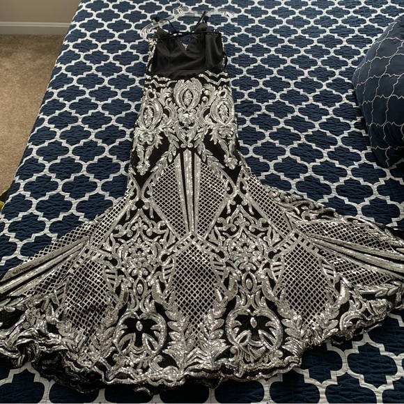 Mermaid style prom dress like new - Picture 6 of 6